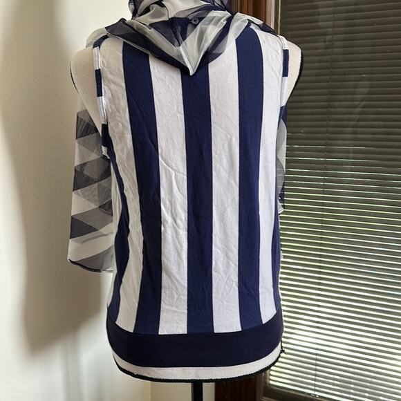 Postmark | Elsie Blouse Size S - Picture 10 of 14